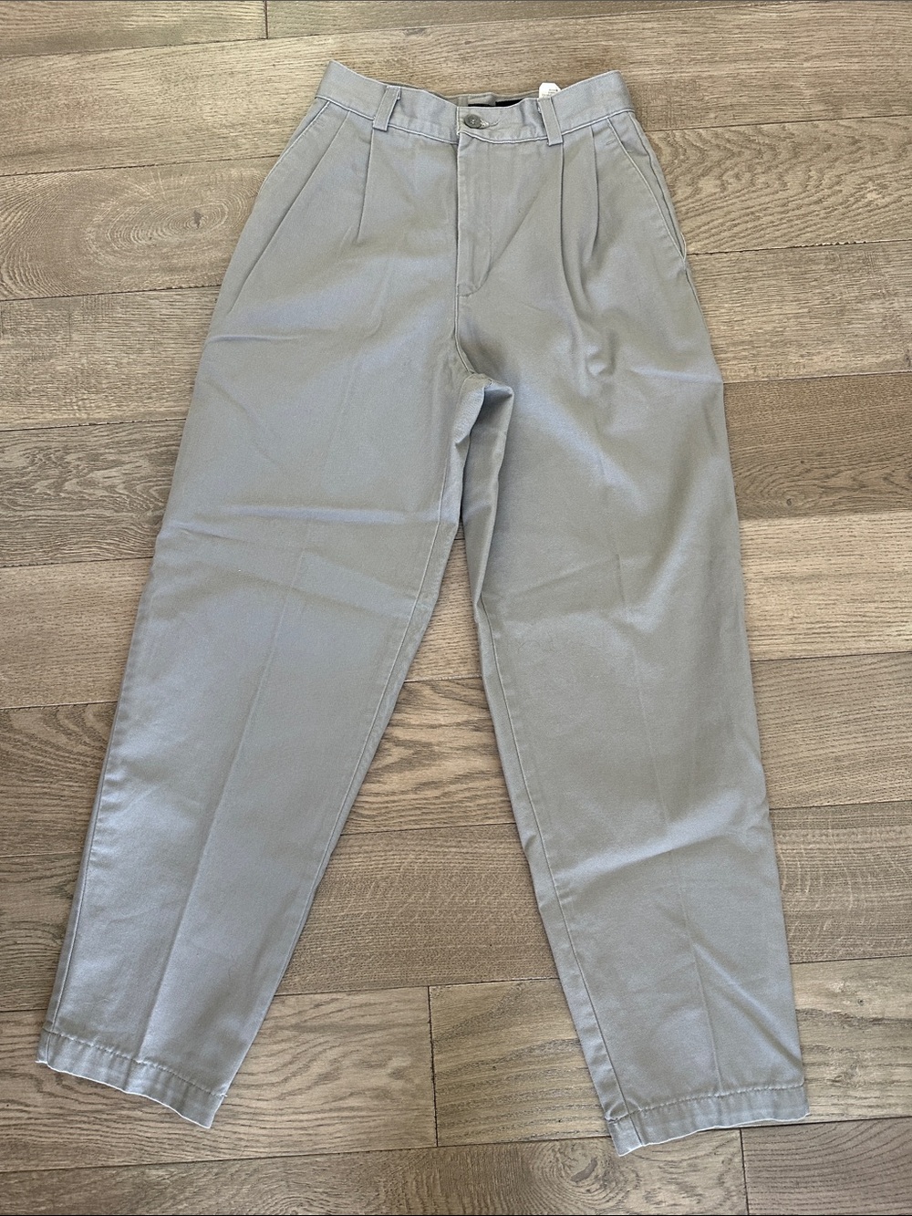 Vintage Dockers 90’s Light Gray Cropped Pleated Ankle Pants